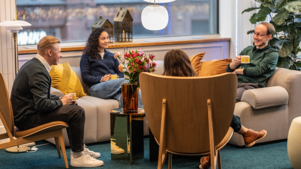 Palkka-avoimuusdirektiivi tulee, näin hoidat velvoitteet Fivaldilla.